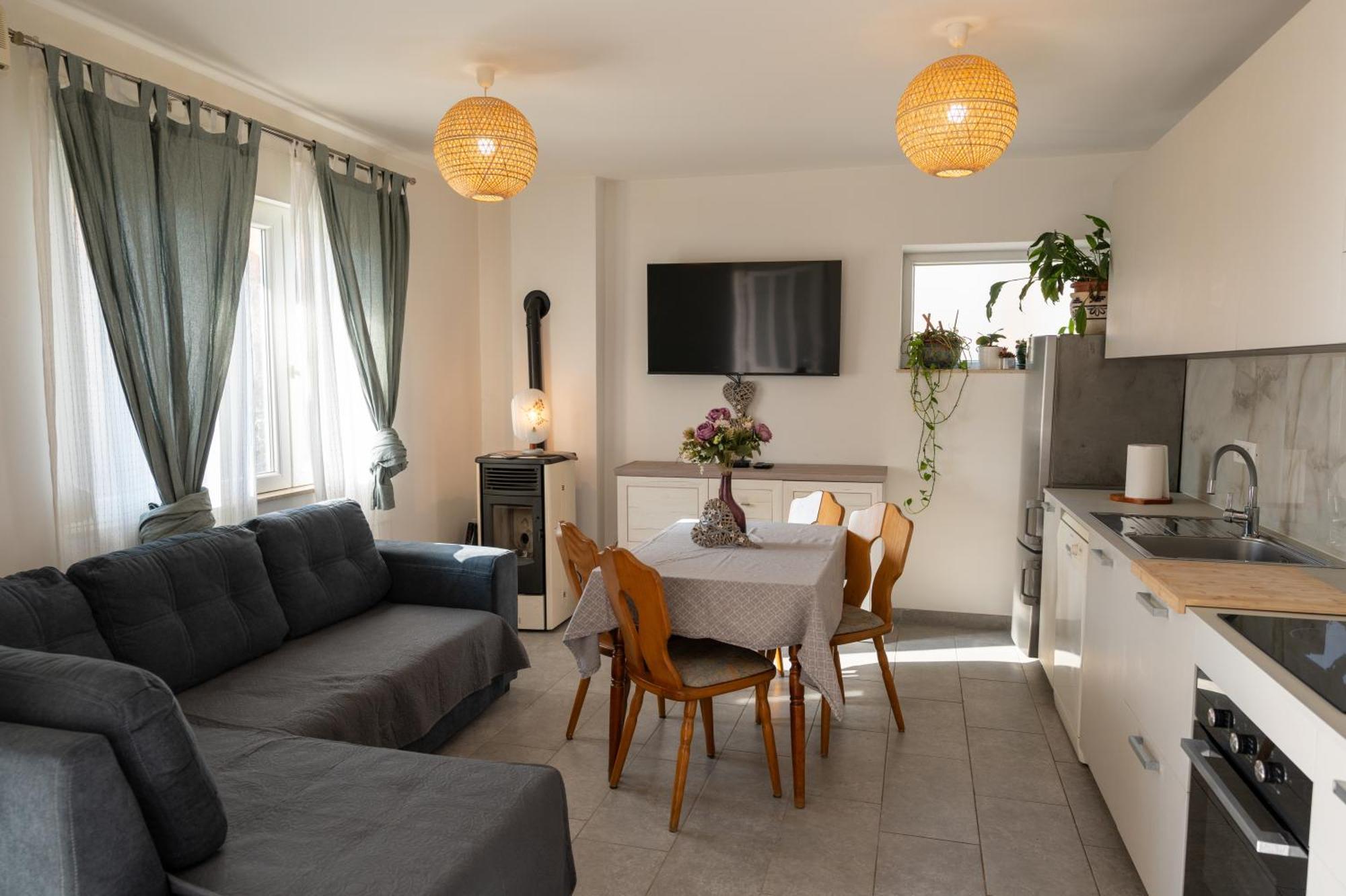 Two-Bedroom Apartment Rea In 罗维尼 外观 照片